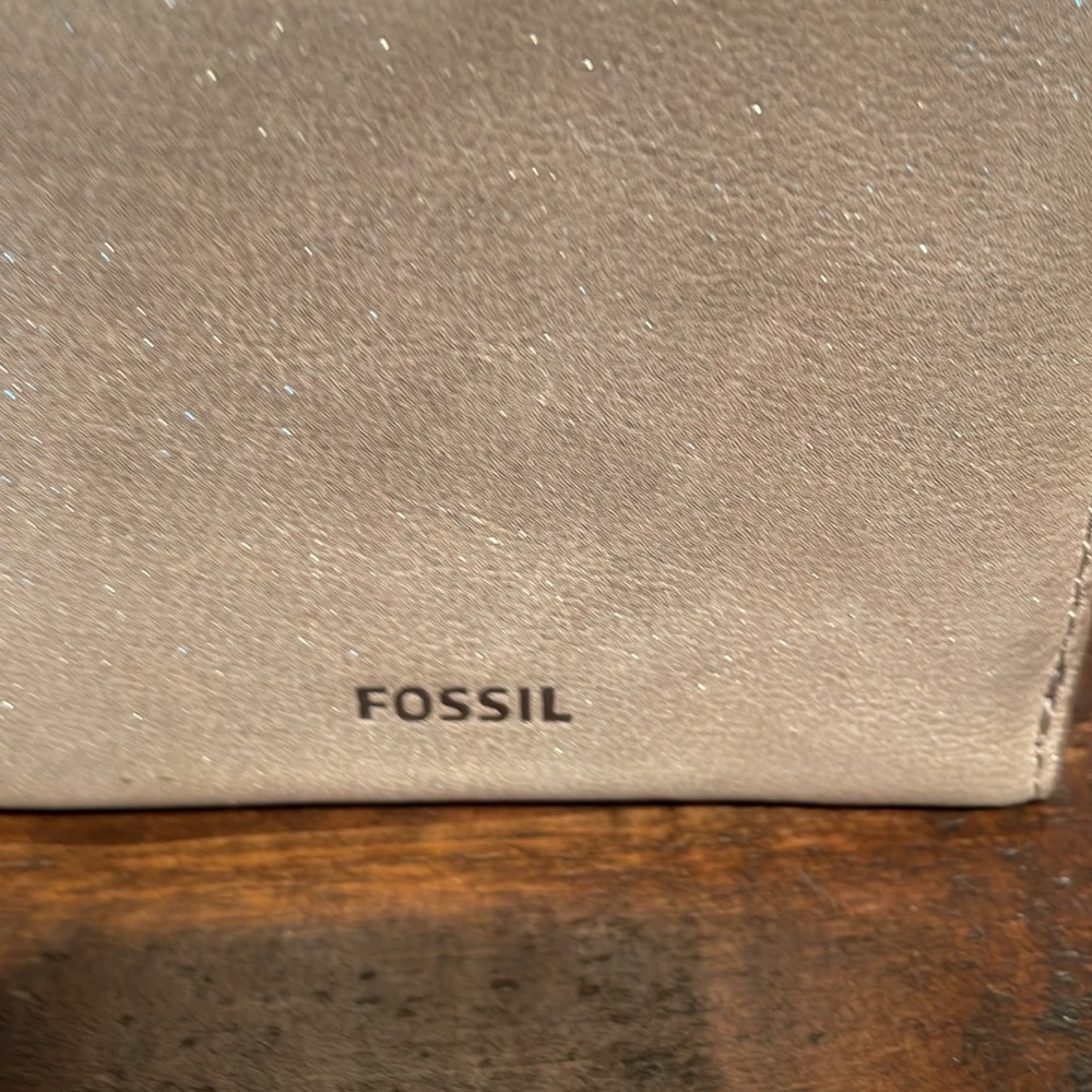 Fossil Gold Metallic Leather Bifold Wallet EUC - Picture 2 of 7